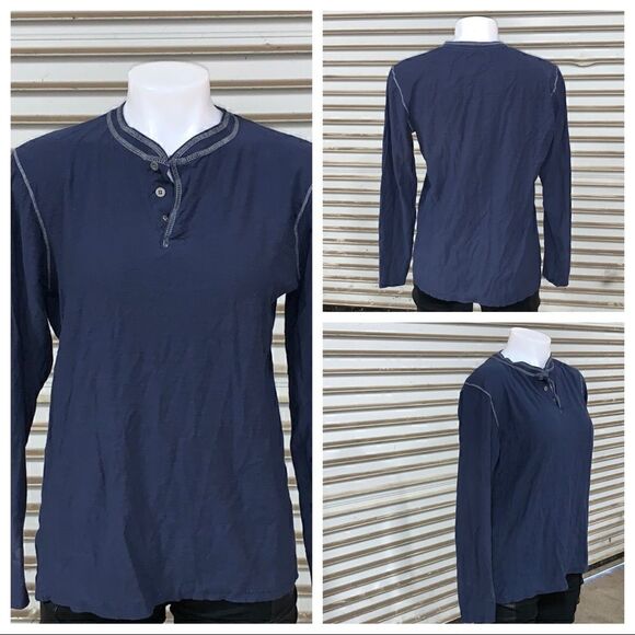 🛍️Alexander Julian long sleeve three button top - Picture 1 of 8